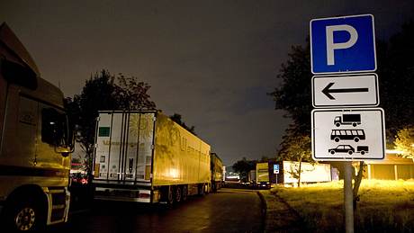 Rastplatz an Autobahn - Foto: IMAGO / Horst Rudel