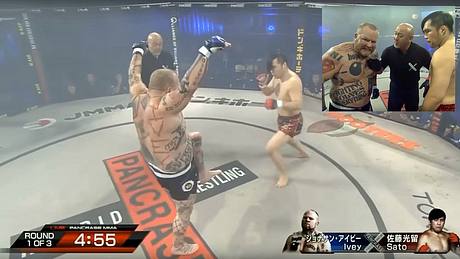 MMA-Fighter Jonathan Ivey verhöhnt seinen Gegner und wird ausgeknockt - Foto: YouTube/SteveW