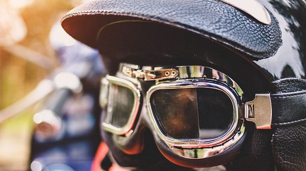 Motorradbrille - Foto: iStock/hobo_018