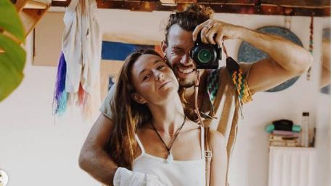 Silke Muys und Kieran Shannon sind die nackten Weltreisenden - Foto: Instagram / silkyrontheroad