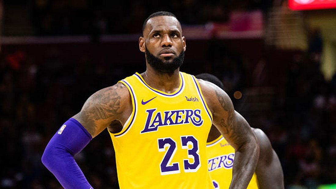 NBA Sundays mit Superstar LeBron kames von den Los Angeles Lakers. NBA Sundays mit Superstar LeBron kames von den Los Angeles Lakers.