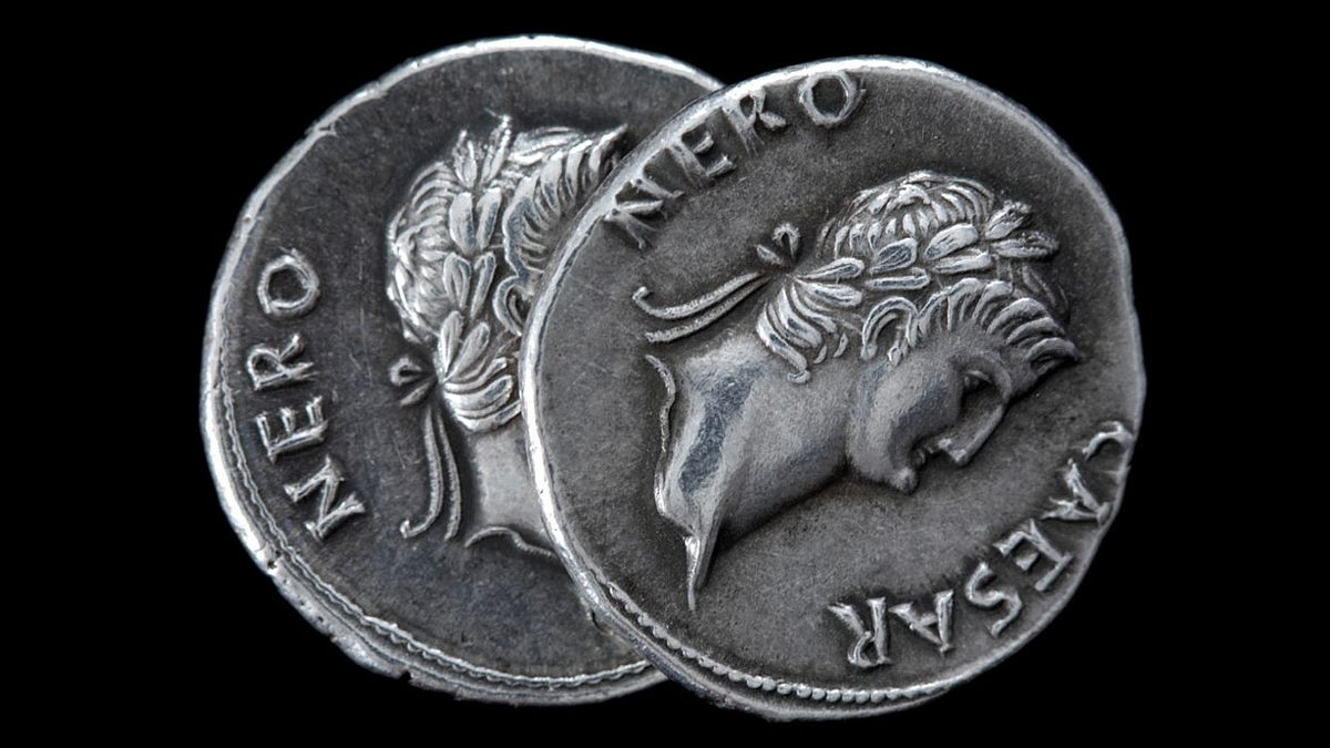 Antike Münzen mit Nero-Prägung