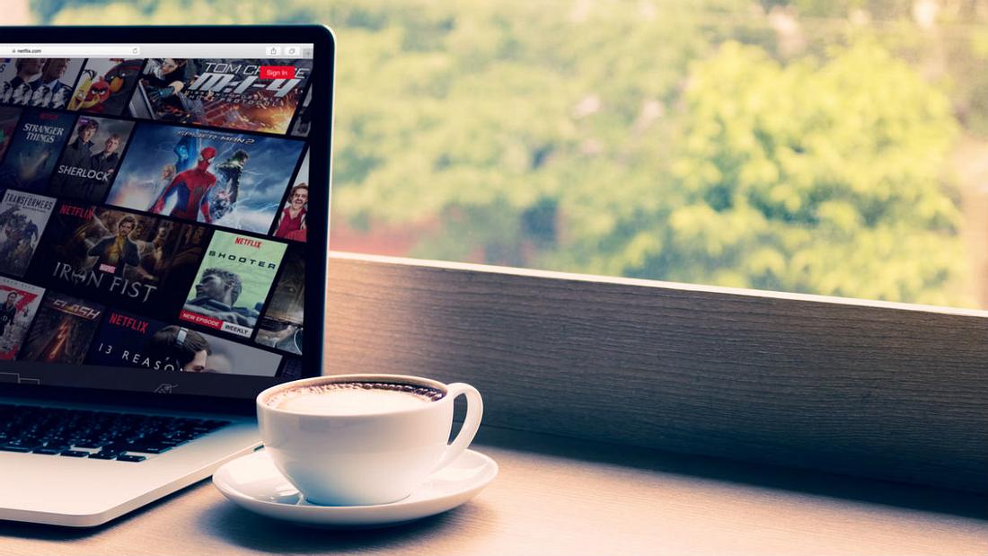 Netflix and Work: Jeder Dritte guckt Serien im Büro Netflix and Work: Jeder Dritte guckt Serien im Büro
