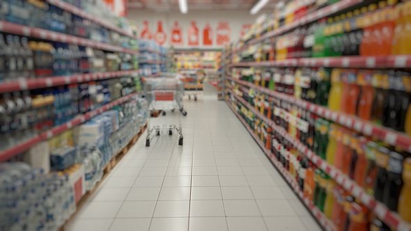 Gang im Supermarkt - Foto: iStock/Karen Poghosyan