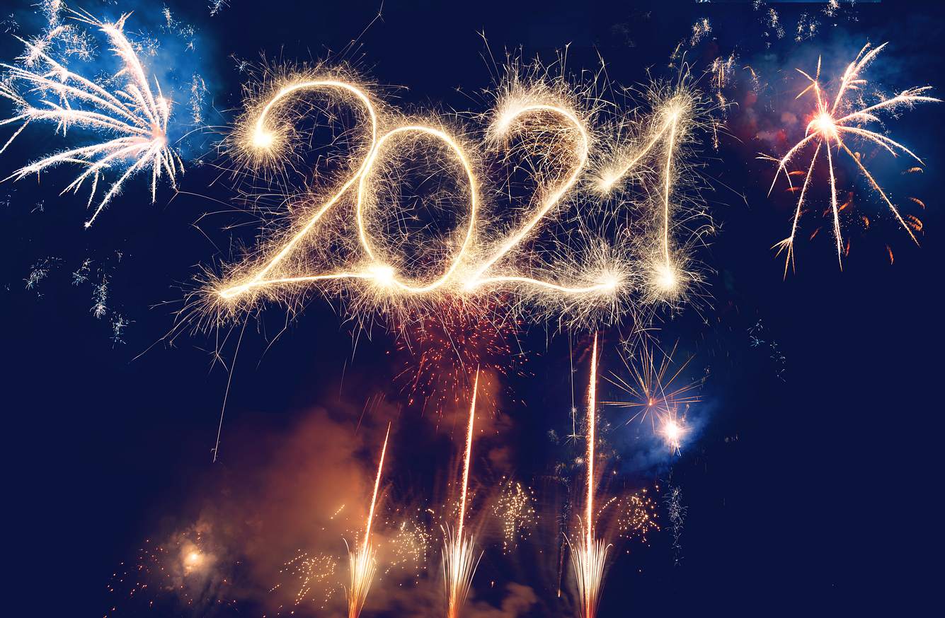 Das sind die Neujahrsvorsätze der Deutschen für 2021 Feuerwerkskörper bilden die Zahl 2021