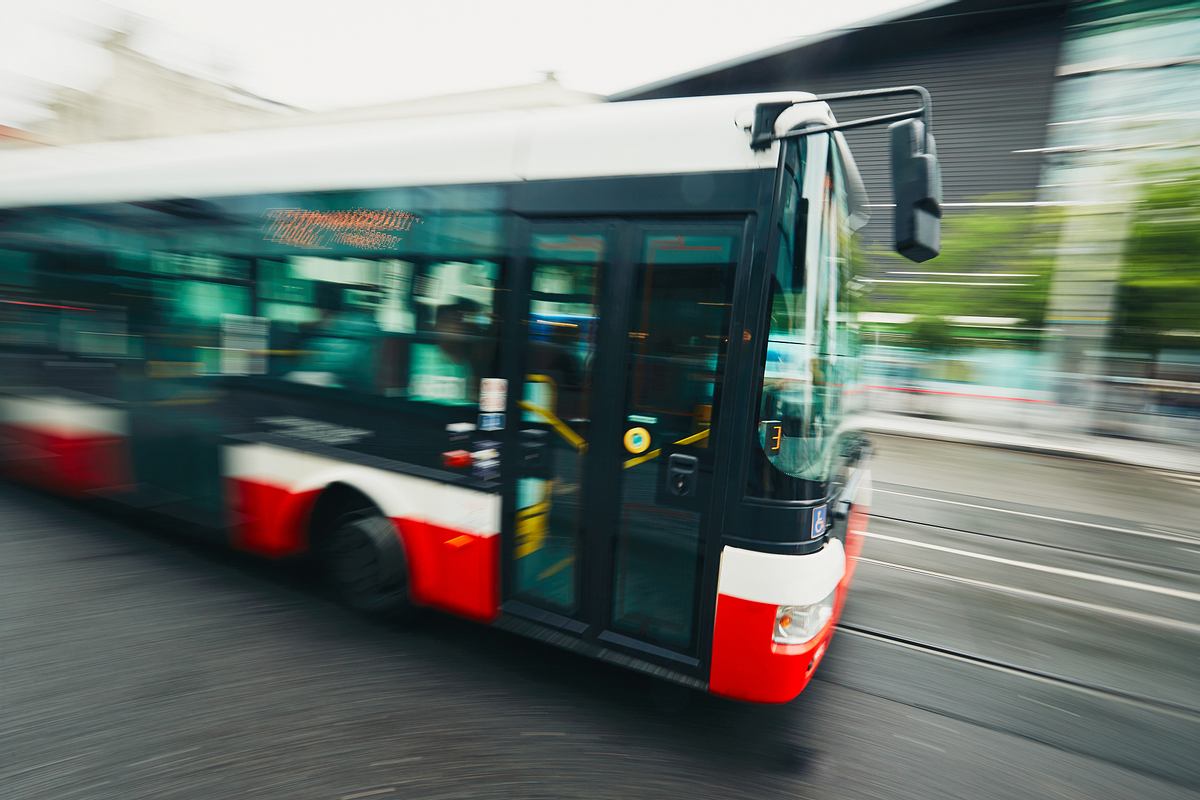 Bus des öffentlichen Nahverkehrs