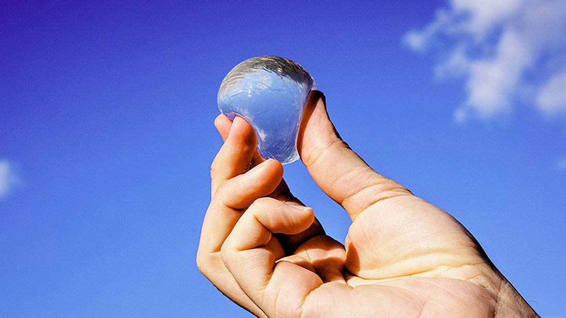 Weltraumnahrung? Essbare Wasserblasen werden Realität