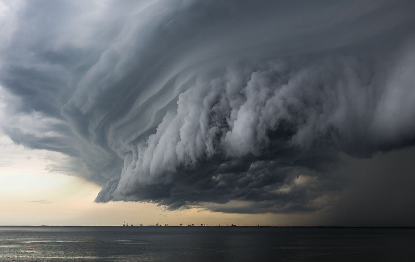 Bomben-Zyklon im Anmarsch Orkanwarnung für Deutschland! Sturmwolke über Meer