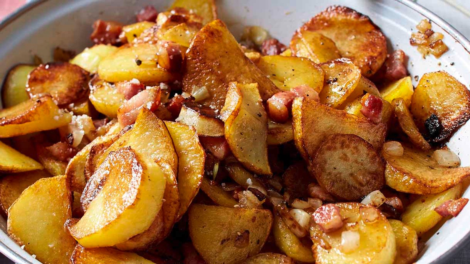 Kross, lecker, richtig gut: So machst du die perfekten Bratkartoffeln ...