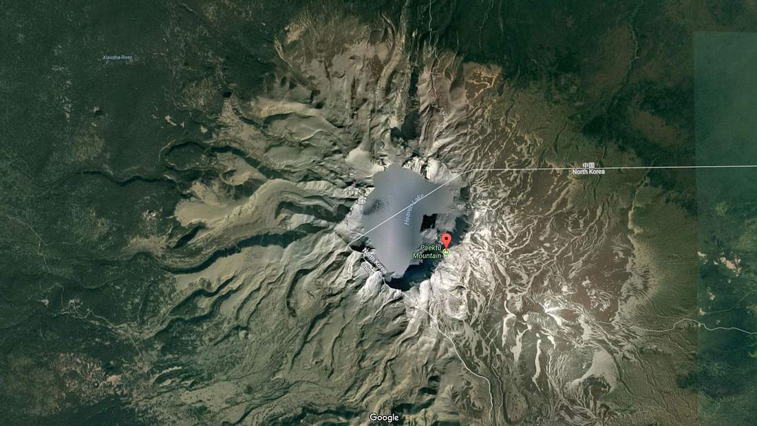 Liegt zwischen China und Nordkorea: Paektu Mountain Der Mount Paektu ist ein schlafender Supervulkan