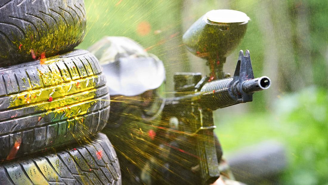 Farbe liegt in der Luft Paintball