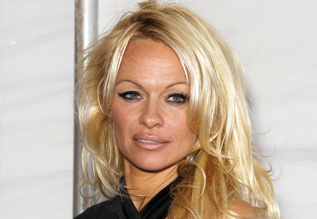 Nackt-Hammer! Pamela Anderson oben ohne Pamela Anderson