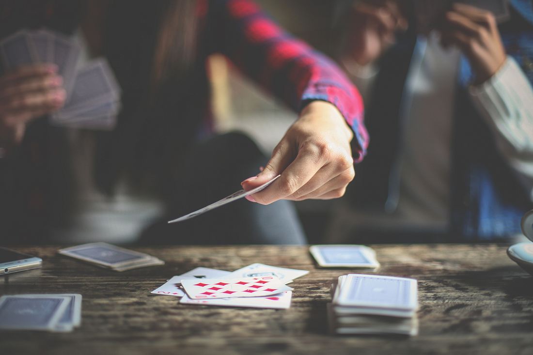 Nahaufnahme: Karten spielen 