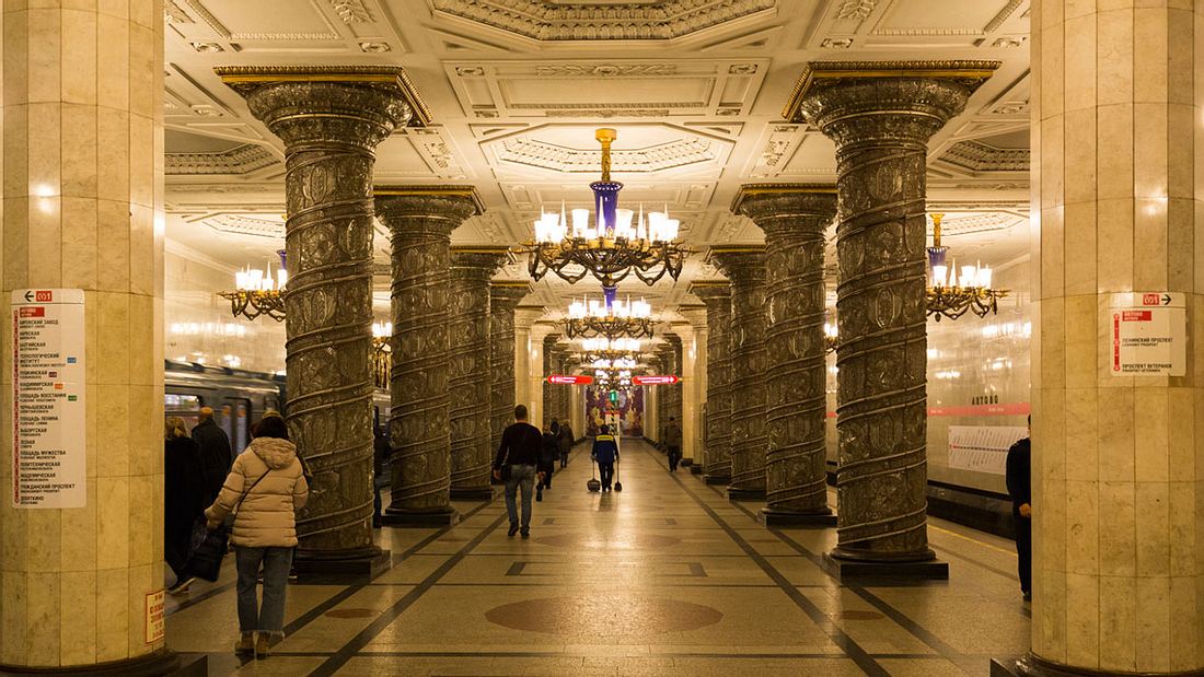 U-Bahn oder Museum? Metro in St. Petersburg. Petersburger Metro-Stationen