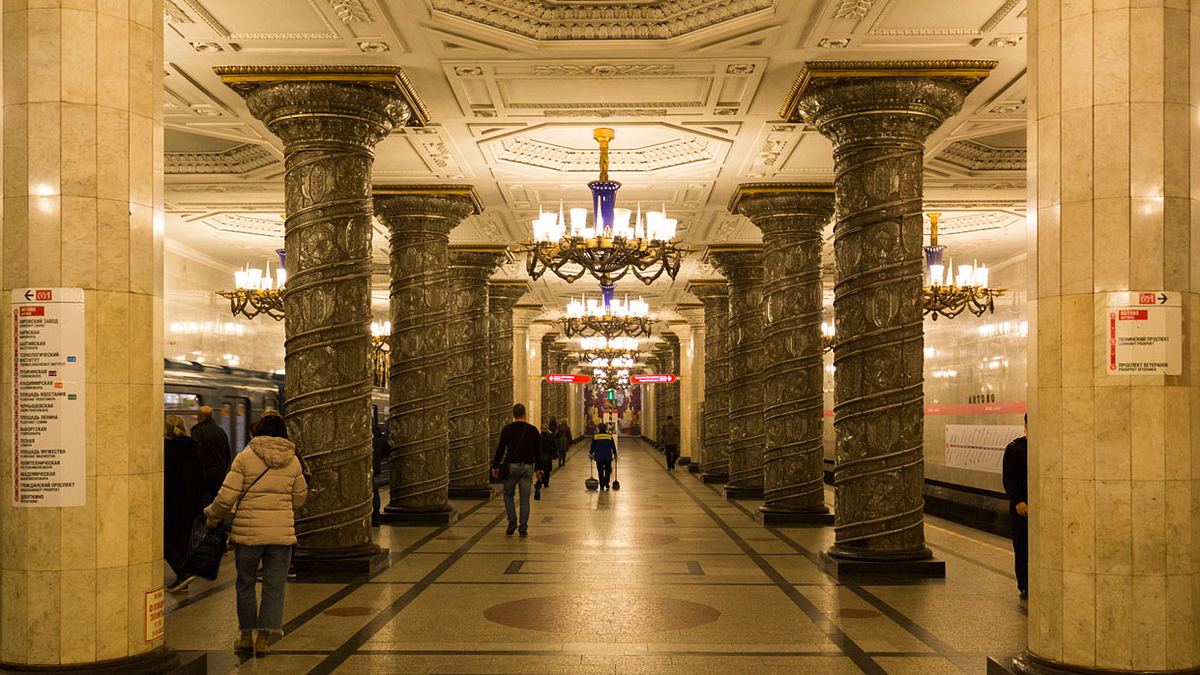 Petersburger Metro-Stationen