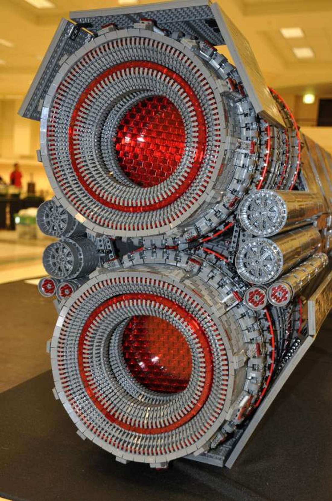 Halo-Fan Lee Jones hat in vier Jahren das Pillar Of Autumn-Raumschiff aus Lego nachgebaut