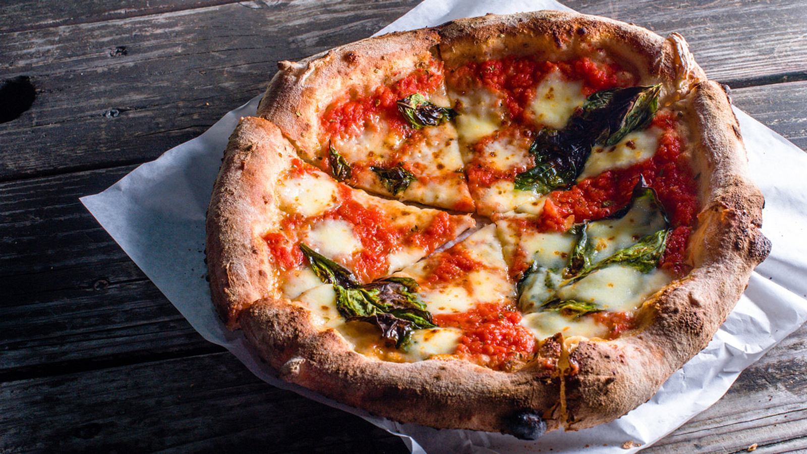 KulinarikFusion Diese Pizza wird aus Bier gemacht Männersache