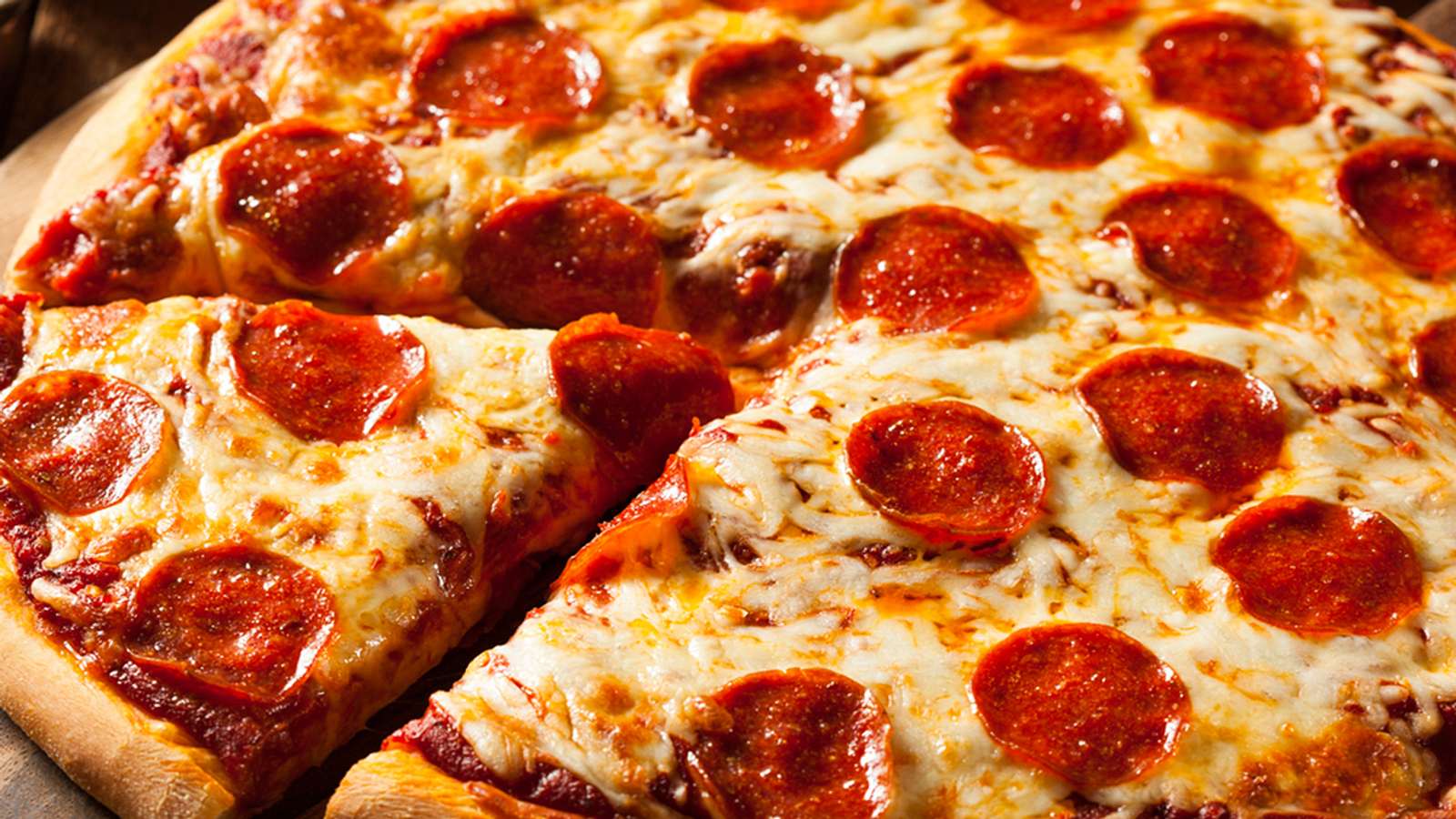 Studie belegt: Menschen mögen Pizza lieber als ihre Freunde | Männersache