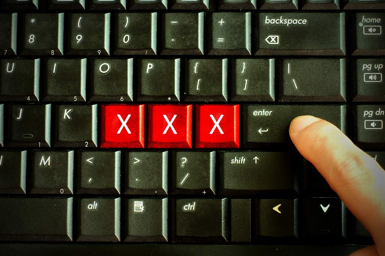 Computertastatur mit drei roten X-Tasten