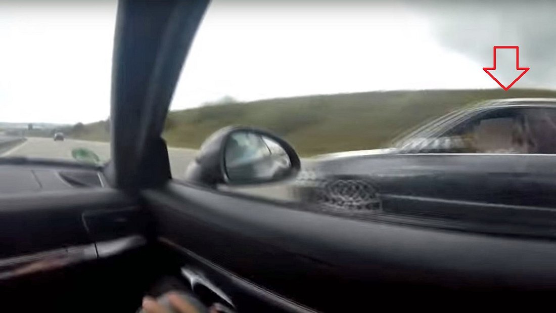 Autobahn-Rennen: Ein Audi Avant zerstört einen Porsche 911