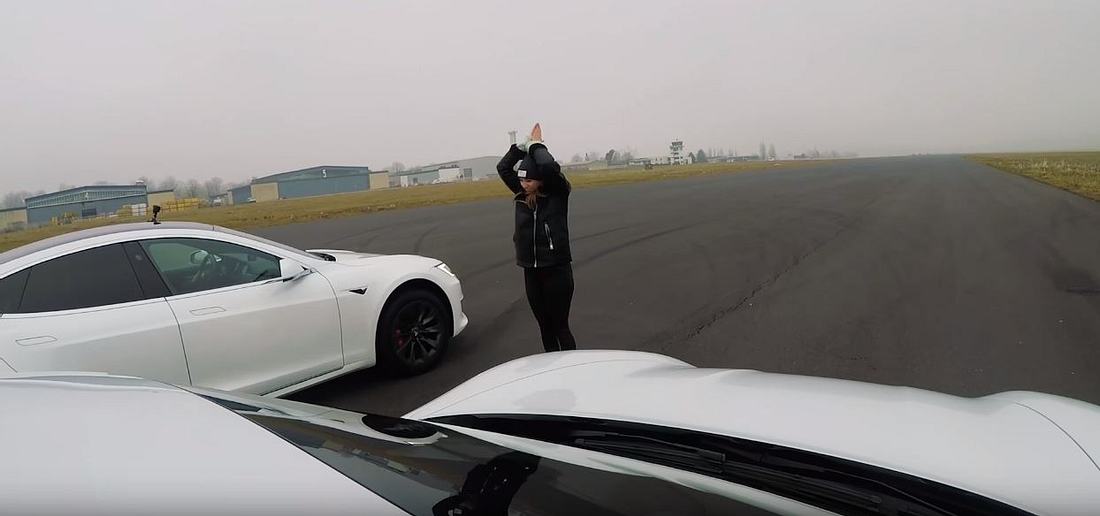  Porsche Taycan Turbo S vs Tesla Model S Performance