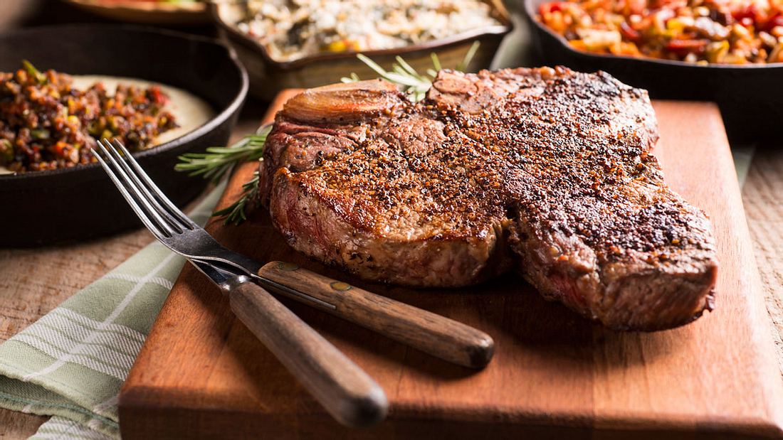 Gebratenes Porterhouse-Steak Gebratenes Porterhouse-Steak
