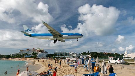 Princess Juliana International Airport  (Karibik) - Foto: iStock / Roman Tiraspolsky