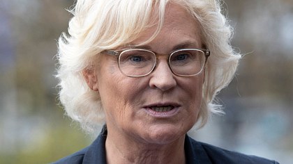 Bundesverteidigungsministerin Christine Lambrecht  - Foto: Getty Images/	ANDRE PAIN 