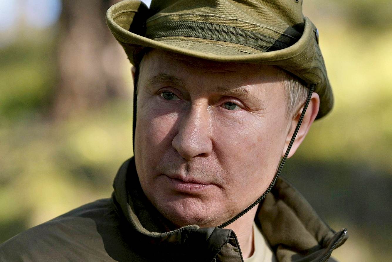 Massenproteste in Russland - und Putin teilt kraftvolle Urlaubsfotos Wladimir Putin