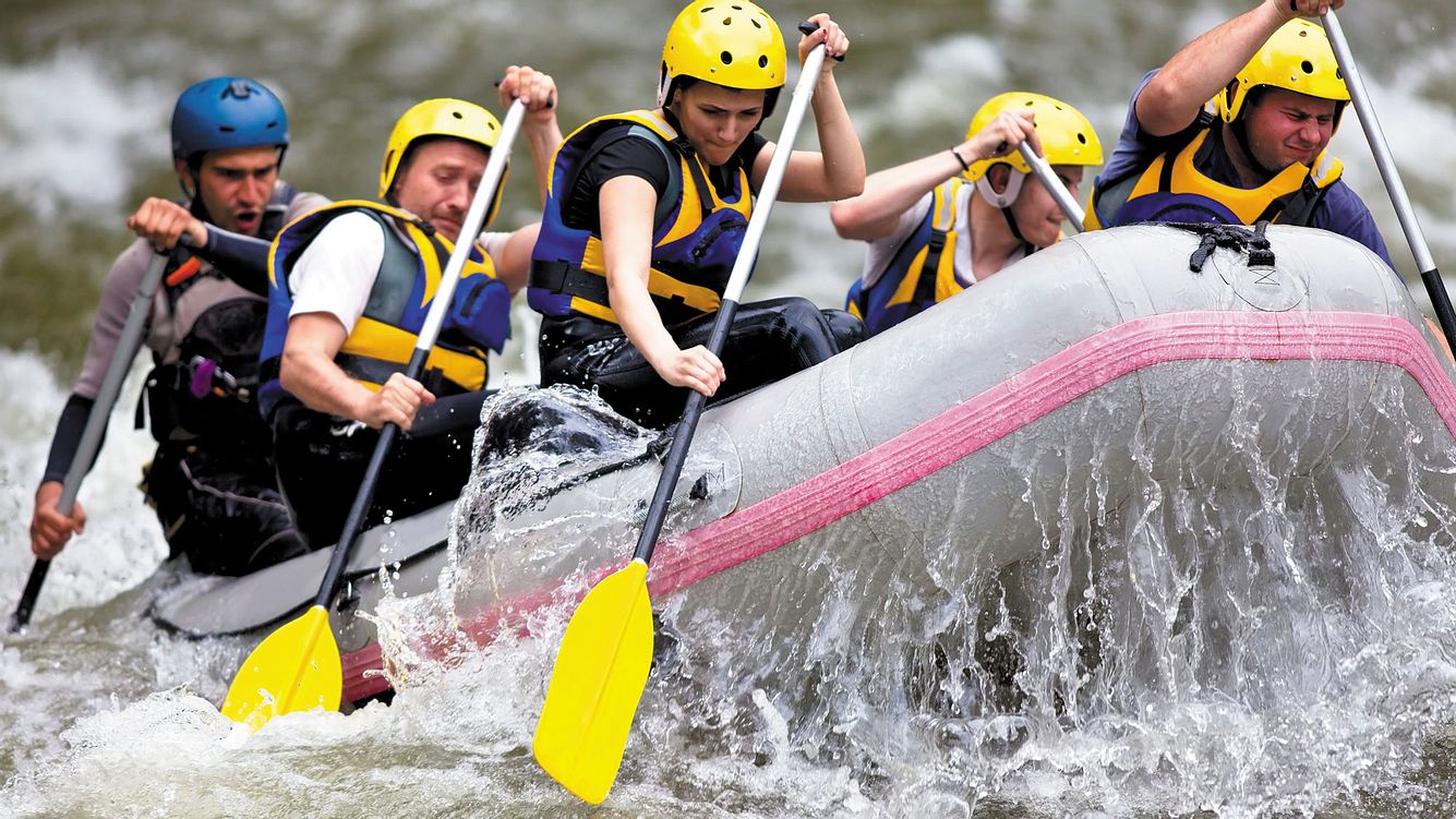 Menschen beim Rafting Menschen beim Rafting