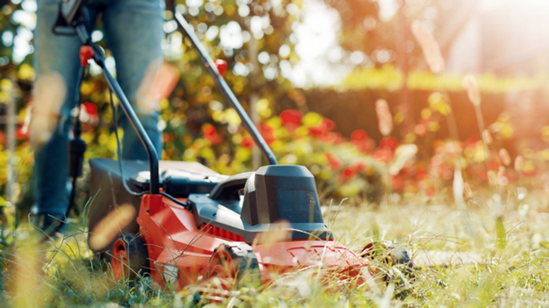 Rasenmäher mit Antrieb: Die besten Modelle mit richtig Power Rasenmaeher mit Antrieb