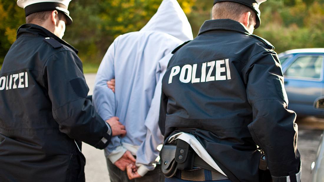 Hamburg: Großrazzia gegen 187 Strassenbande Hamburg: Großrazzia gegen 187 Strassenbande