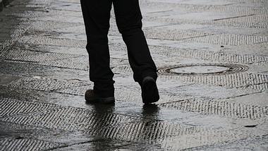 Regenhose Herren - Regenhose - Foto: iStock/suzyco