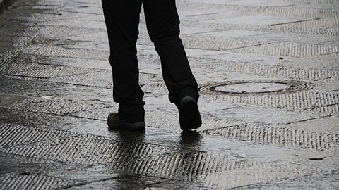 Regenhose Herren - Regenhose - Foto: iStock/suzyco