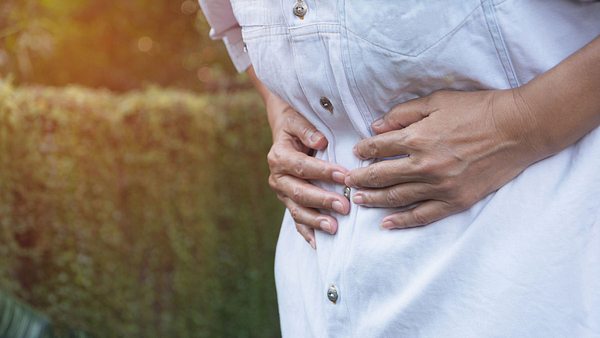 Reizdarm-Behandlung: Diese Mittel gegen Reizdarm helfen - Foto: iStock / kirisa99