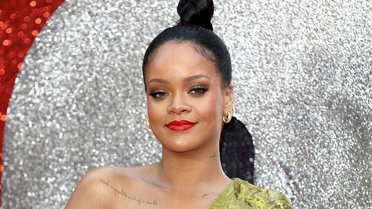 Rihanna zeigt sich ohne Make-up.