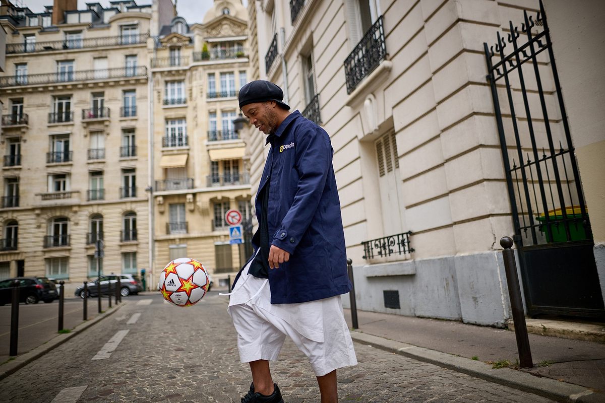 Ronaldinho in Paris