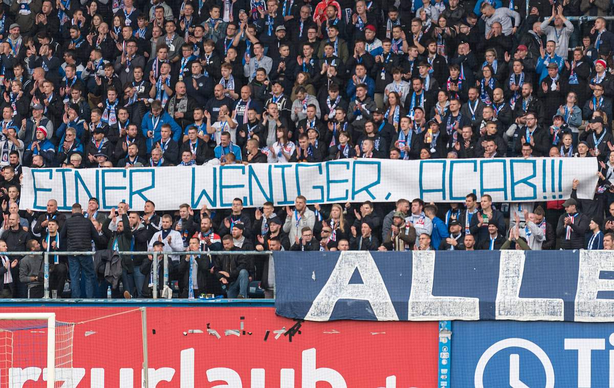 Hansa-Rostock-Fans mit widerlichem Spruchband