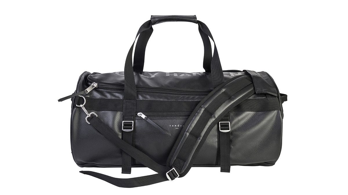 Duffle Bag aus genarbtem Leder mit silbernen Hardware Details für 245 Euro von Sandro X Helly Hansen