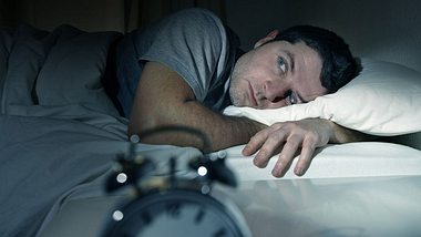 Schlafmangel hat gesundheitliche Folgen. - Foto: iStock/OcusFocus