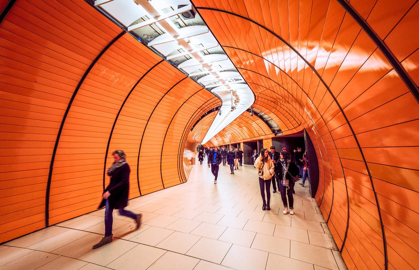 Schock-Video aus München: Fahrkartenkontrolle endet in Gewaltexzess U-Bahnhof in München