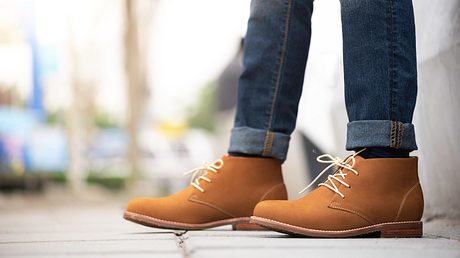 Schuhe im Herbst - Foto: iStock/StepPro