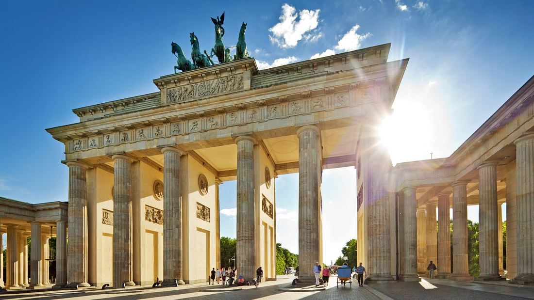 Das Brandenburger Tor in Berlin. Diese 5 Sehenswürdigkeiten in Berlin sind ein Muss