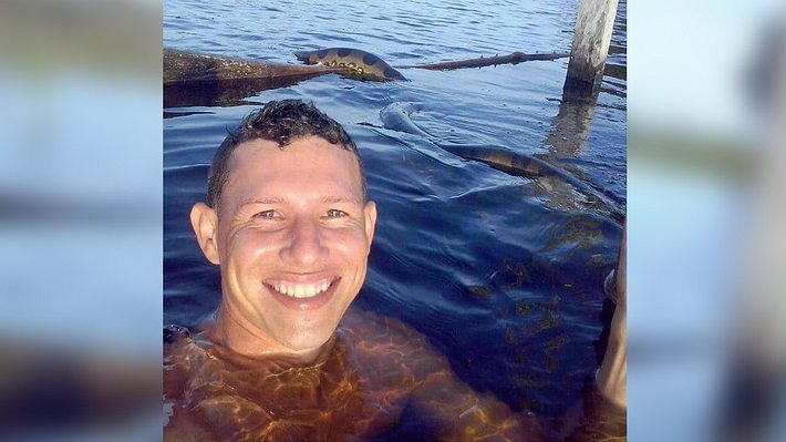 Trottel springt für Selfie in den Amazonas