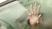 Sex im Auto kann heiß aber ungemütlich sein - Foto: iStock / AntonioGuillem