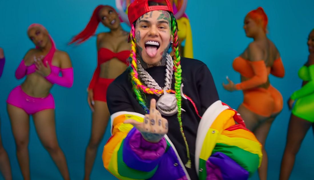 Skandalrapper 6ix9ine: Kinderhilfswerk verschmäht Spende Screenshot aus dem Video Gooba von 6ix9ne