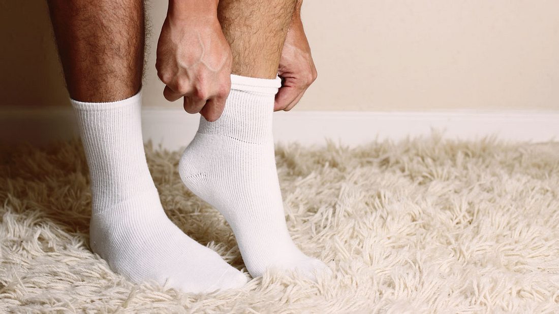 Der Socken-Trick gegen Halsschmerzen Der Socken-Trick gegen Halsschmerzen
