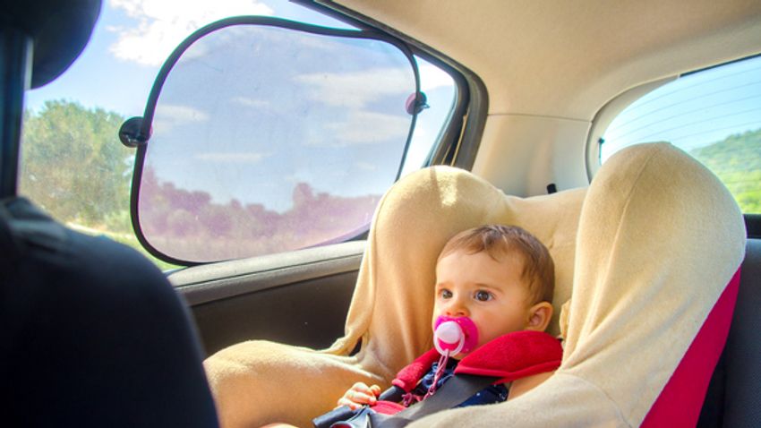 Sonnenschutz Auto Baby - Foto: iStock / LucaLorenzelli