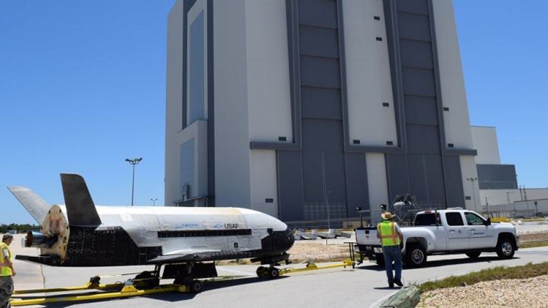 Das X-37B-Raumschiff der US Air Force landet in Florida