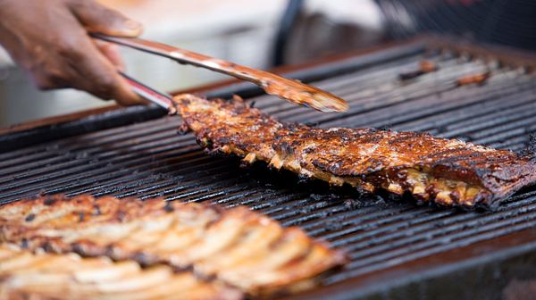 Gegrillte Spareribs - Foto: iStock / Pgiam